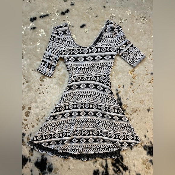 𝅺ALTAR’D State Women’s A Line Dress Black and White Size Small - Picture 1 of 8
